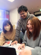 グラフィックデザイナー◆土日祝休み／年間休日125日／有名ブランドのプロモーションに企画から携わる！1