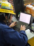 検査スタッフ（未経験歓迎）◆壊さず見抜く特殊技術／年休125日／完全週休2日／残業10ｈ以下1