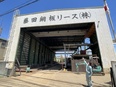 建設用鉄板のメンテナンススタッフ◆月給35万円以上／1年目で年収420万円が可／社宅あり／完休2日制2