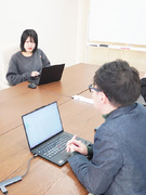 カスタマーサポート◆未経験者が9割／10時始業／残業月10h以下／年間休日129日／服装自由1