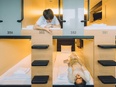 ホテルのフロントスタッフ（未経験歓迎）◆希望休可／残業月20h以下／賞与あり／髪型・髪色・ネイル自由2
