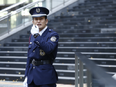 施設警備（未経験歓迎）◆人柄重視の採用／面接1回／賞与年2回／資格取得支援あり／60年以上黒字経営2