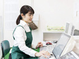 店舗の事務スタッフ（未経験歓迎）◆31年成長中の安定企業／完休2日／残業月10時間程度／17時半退勤2