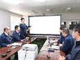 梅干しの営業（未経験歓迎）◆取引先店舗の売場を企画／年間休日126日／家族手当有／56年目の老舗企業3