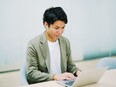 ブランド品のバイヤー（未経験歓迎）◆年休128日／残業月5Hほど／上場企業／未経験入社9割／研修充実3