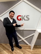 社内SE（社内システムの運用・保守メイン）◆残業月5h以内／基本土日祝休み／年休125日／賞与年2回1