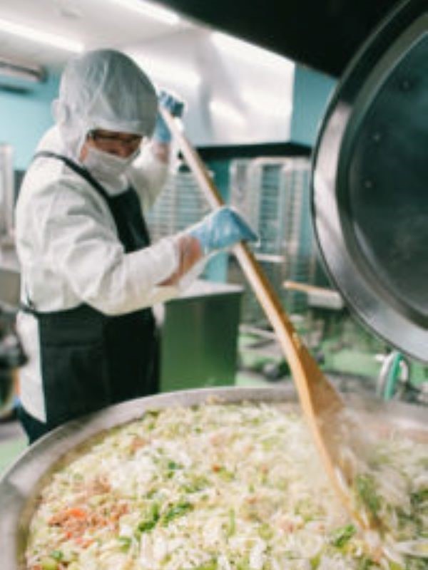 調理スタッフ（未経験歓迎）◆月給25万円～／残業少なめ／景気に左右されにくい給食事業／面接1回イメージ1