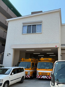 道路の塗装スタッフ◆未経験歓迎／白線や「止まれ」の線を描く／月給30万円～／5連休有／賞与年2回1