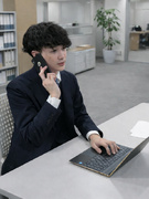 化粧品のルート営業◆未経験でも年収400万円以上／賞与3ヶ月／年休125日／残業月15h以下1