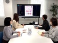 コスメ・雑貨の商品企画デザイナー◆企画・デザイン・指示・SNSまで担当／年休125日／残業20h以下2