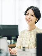 事務スタッフ◆博多駅から徒歩5分／昨年度有休取得率93%／年休125日／服装・髪型・ネイル自由1