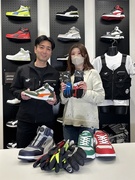 ワーク用品の営業◆売り場づくり・商品企画に携わる／月給30万円～／土日祝休み／年休123日／服装自由1