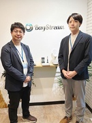 Pythonエンジニア◆100%自社内開発／残業月平均2～3時間／年休122日以上／リモートワーク可1