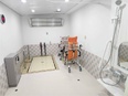 介護スタッフ◆現場の負担を減らす最新設備導入！／残業月平均10時間／服装・髪・ネイル・ピアス自由2