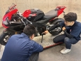 バイク整備士◆年間休日116日／完全週休2日制／賞与年2回／有休取得100％／5日以上の連休可3