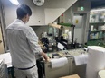 シート加工機のオペレーター◆人気シールの土台をつくる仕事／年間休日125日／残業ほぼ0／土日祝休み3