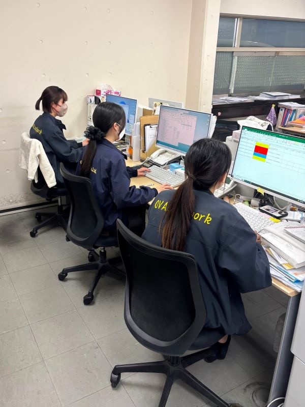 事務職（倉庫や営業のサポート業務）◆未経験歓迎／残業ほぼなし／年休120日／毎日お弁当支給／土日祝休イメージ1