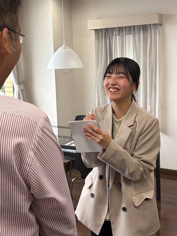 タウンニュースの記者（未経験OK）◆月給25万円～／完休2日制／年3回長期休暇・家族手当・産育休ありイメージ1