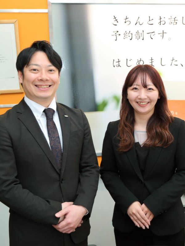 保険ショップのお客様対応スタッフ◆転居を伴う転勤ナシ／残業ほぼ無し／2年目で年収1000万円以上可イメージ1