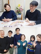 グラフィックデザイナー◆ディレクター候補へ！／土日祝休・年休120日以上／定時前帰りOK／設立60年1