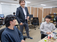 ITエンジニア◆受託開発メイン／博多駅近の自社勤務／年休120日以上／土日祝休み／月給29万円以上2