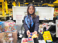 アミューズメント店の店舗運営スタッフ◆家具付き社宅有／月9日休／入社半年で月収30万円可／髪色自由！2