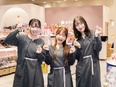 コスメショップの販売スタッフ◆残業ほぼなし／社割あり／連休取得可／個人ノルマ無／10年以上働く人多数3
