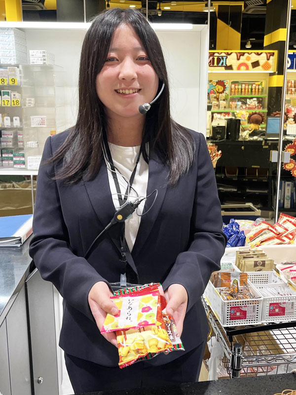 アミューズメント店の店舗運営スタッフ◆家具付き社宅有／月9日休／入社半年で月収30万円可／髪色自由！イメージ1