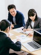 労務（給与計算メイン）◆月給28万円～／早期キャリアアップ可／子育て支援金あり／転勤なし／博多駅チカ1