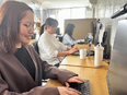 総務◆手作り指輪のブランドを支える／「楽しいをカタチに」／私服OK／基本土日休み／ユニークな福利厚生2