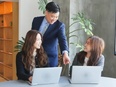 ITエンジニア◆自社案件72%／リモート可／残業月8h以内／昨年賞与4ヶ月／AI積極活用／上流工程可3