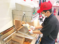 ハンバーガー店の店長候補◆月給27万円以上可／完休2日／早朝夜勤無／SNSで話題のバーガー店2