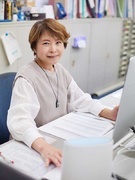 管理スタッフ◆毎年必ず昇給／完全週休2日制／残業月5時間程度／創業74年の安定企業／住宅手当あり1