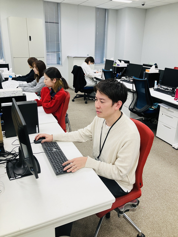 ライブチケット受付サイトの運用管理（未経験歓迎）◆年休125日／土日祝休み／残業少なめ／私服OK！イメージ1