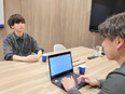 SNSマーケティングアシスタント◆未経験OK/残業月4.5h/リモート可能/副業OK/大手企業で働く2