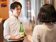 日本酒の店舗販売スタッフ◆有名人御用達の酒店／利き酒や蔵元見学への参加チャンスあり／完全週休2日制3