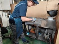 製造スタッフ◆未経験歓迎／学校備品などの機械加工・塗装・組み立てを担当／ほぼ土日祝休／賞与年3回2