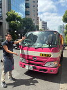 ルート配送ドライバー◆2～3tトラック使用／月給30万円以上／日勤のみ／普通免許OK／上場グループ1
