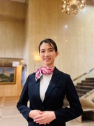 ホテルのフロントスタッフ（未経験歓迎）◆完全週休二日／残業なし／賞与年2回／創業70年の安定企業1