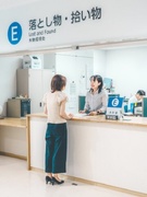 警察行政職◆警察業務を行政面から支える／年休120日／完休2日／賞与実績4.6ヶ月分／子育て支援充実1