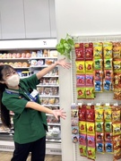 『セブン-イレブン』の店舗運営スタッフ◆月給27.3万円以上／月8～11日休み／5日以上の連休OK1