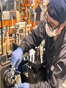 機械加工スタッフ（未経験歓迎）◆大手企業と直取引／夜勤なし／残業少なめ／家族・住宅手当充実1