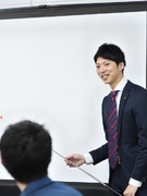 反響営業◆問い合わせ対応のみ／未経験でも月給30万円～／年休123日／残業月10h／実働7.25h1