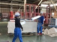 製造スタッフ（未経験歓迎）◆工場内での壁面パネル製作・ガラスフィルム施工／残業月20h以内3