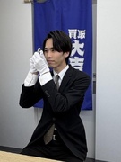 買取スタッフ（未経験歓迎）◆月給28万円～／賞与最大年3回／20代・年収600万円／残業10h以下1
