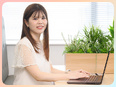 IT事務◆未経験歓迎／年休125日／定着率90％／在宅・フルリモ案件有／月給27万円～／AI面接導入2