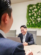 法人営業◆歩合給あり／初年度年収700万円～800万円も可能／年休120日以上／語学力を活かせる1