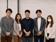 お酒の買取査定スタッフ◆残業ほぼナシ／10時出社／服装・髪色自由／完全内勤・問い合わせ対応メイン3