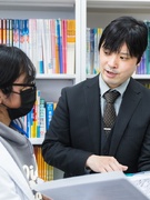 個別指導塾の教室長◆未経験歓迎／14時出社／10年連続増収増益／賞与年3回／年収1000万円も可能1