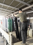 高圧ガスのルート営業(未経験歓迎)◆創業50年以上連続で売上UP/残業月平均10時間前後/賞与年2回1
